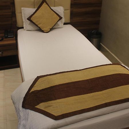 Hotel Oishi Plaza Mukutmanipur Bagian luar foto