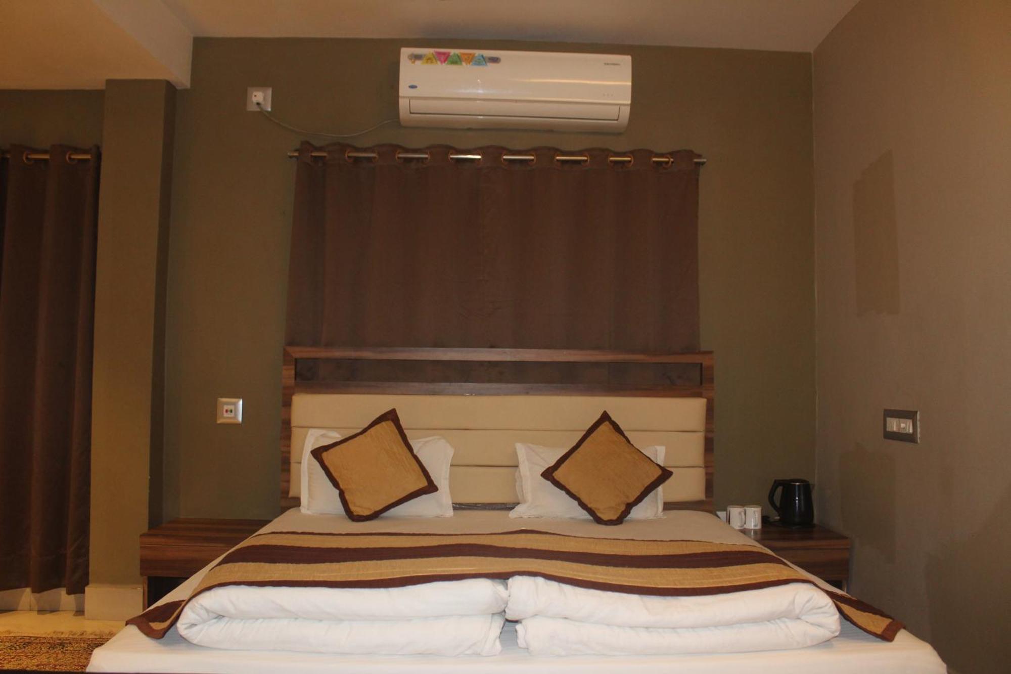 Hotel Oishi Plaza Mukutmanipur Bagian luar foto