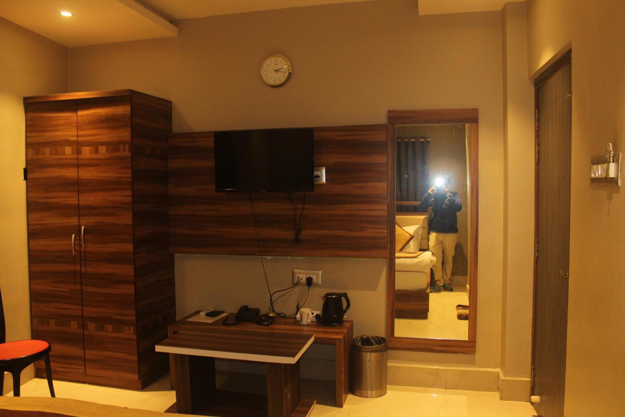 Hotel Oishi Plaza Mukutmanipur Bagian luar foto