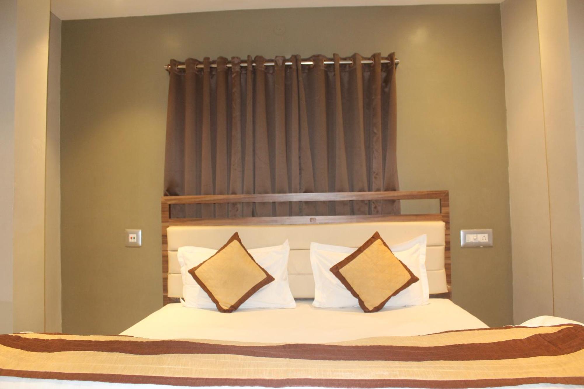 Hotel Oishi Plaza Mukutmanipur Bagian luar foto