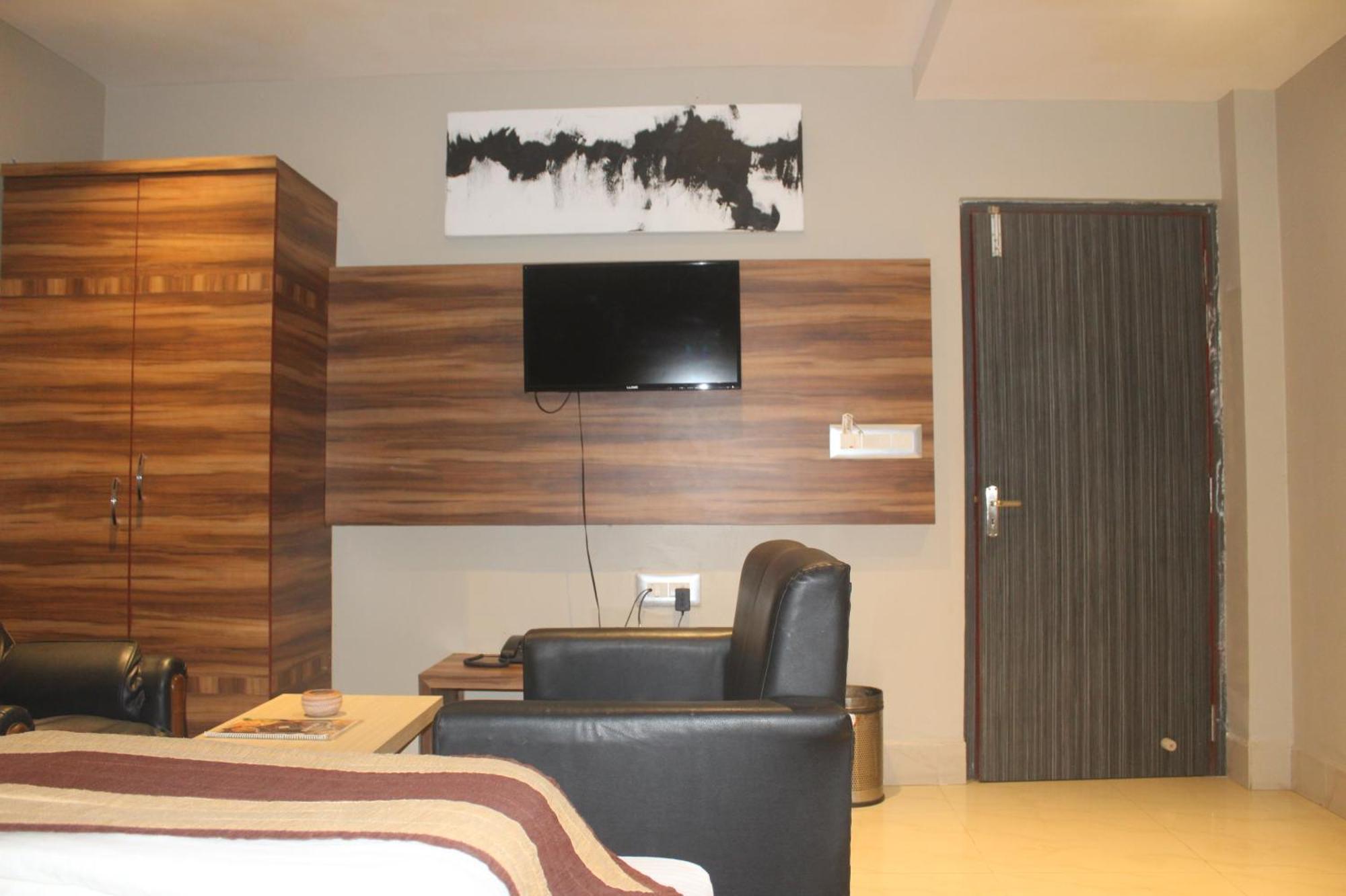 Hotel Oishi Plaza Mukutmanipur Bagian luar foto