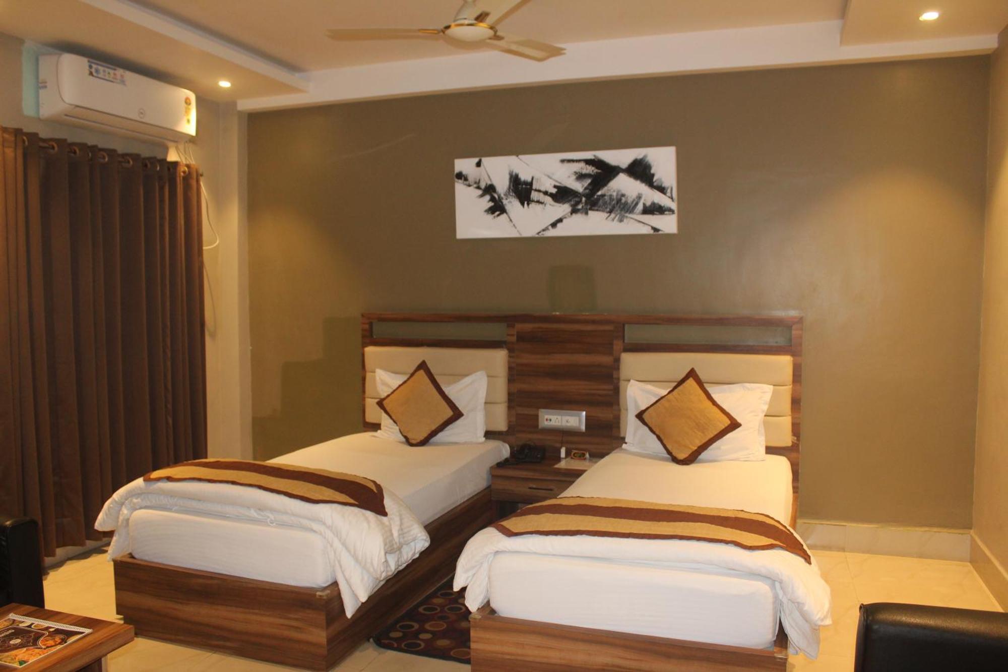 Hotel Oishi Plaza Mukutmanipur Bagian luar foto