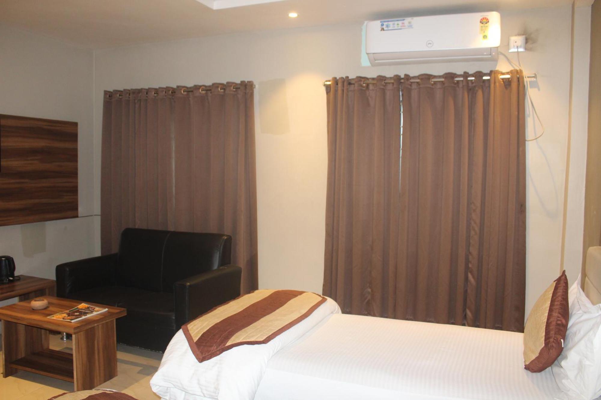 Hotel Oishi Plaza Mukutmanipur Bagian luar foto